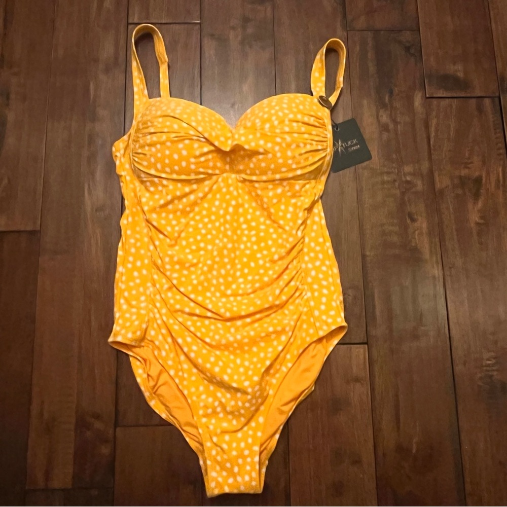 NipTuck Joanne Slimming One
Piece Swimsuit NWT